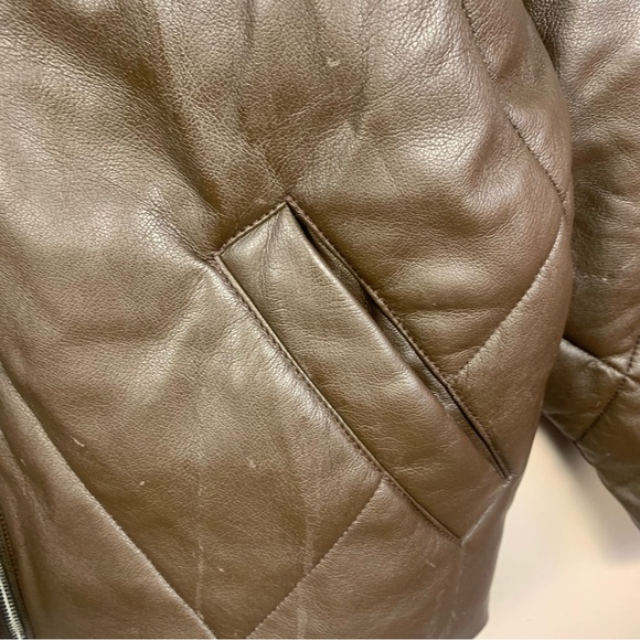 Abercrombie and Fitch Vegan Leather Puffer Quilted Jacket - Picture 6 of 16